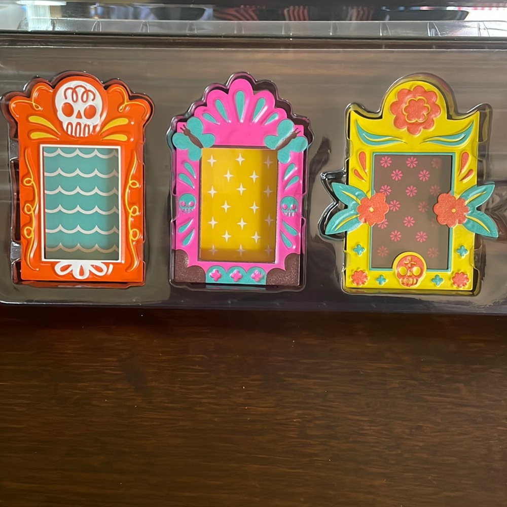 NWT✨✨ Dia De Muertos Luis Pinto Metal Shadowbox Photo Frames set